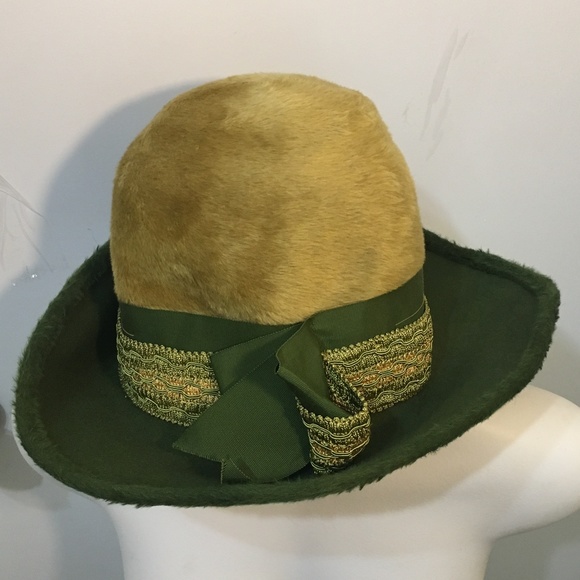 Lilly Dache Accessories - Vintage Lilly Dache Green Fur Hat